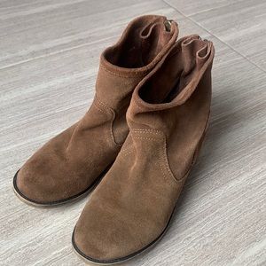 Me Too “Rafa” Suede Heeled Boot-Brown-Sz 7M-Zipper Detail